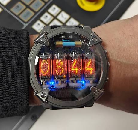 Pánske digitálne hodinky – Futuristický športový dizajn